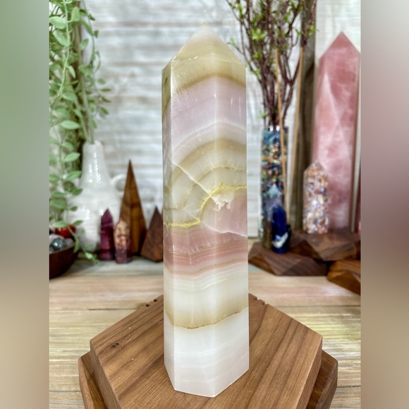 0869 Mangano Pistachio Calcite Crystal Tower - Picture 10 of 12
